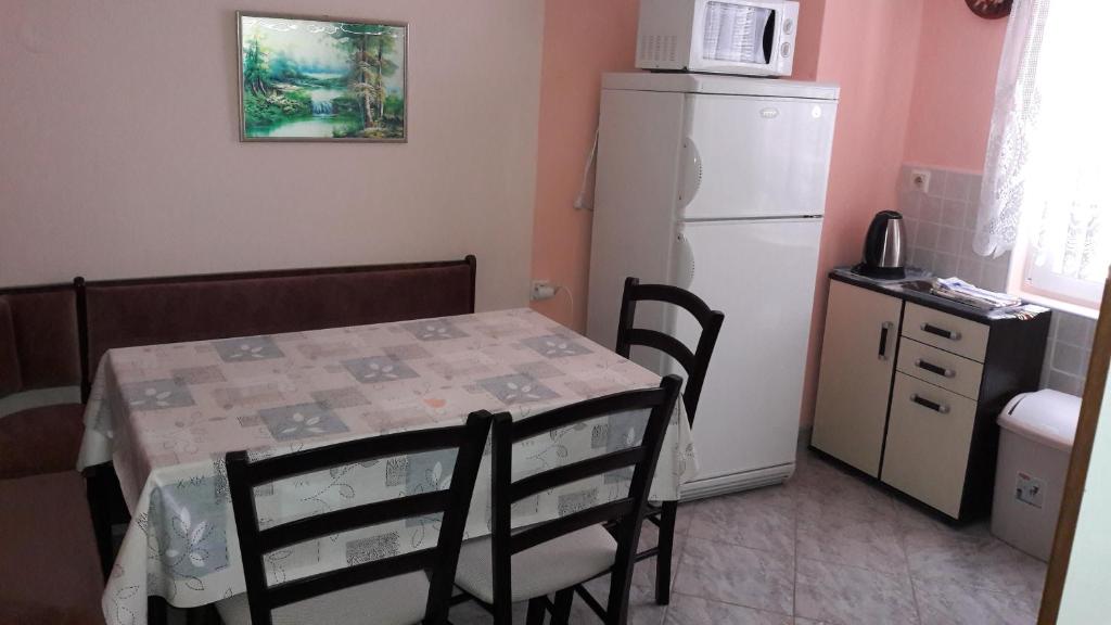 Apartment Ana photo 3