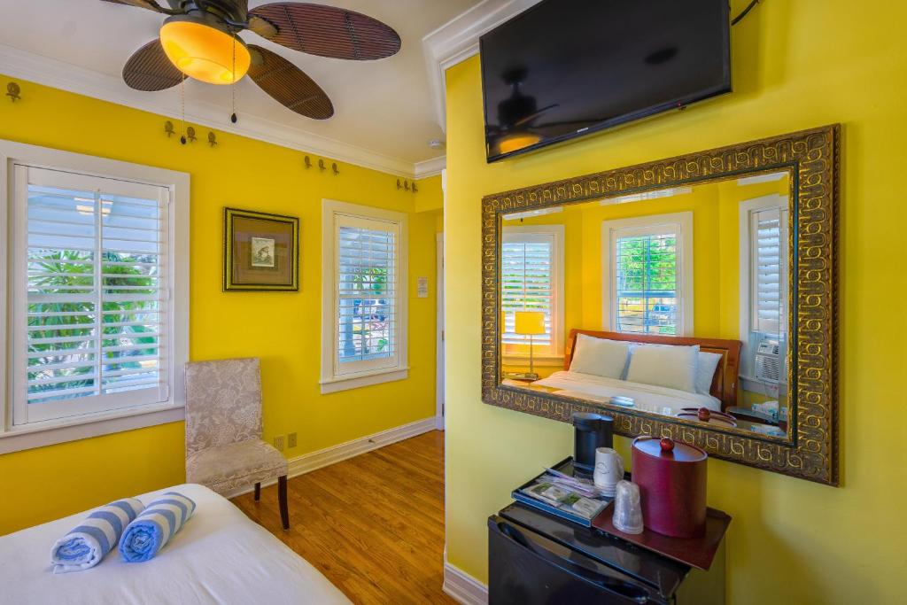 Duval Inn - Key West photo 3