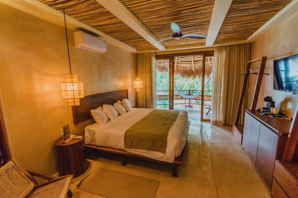 Hotel Carolina Bacalar photo 2