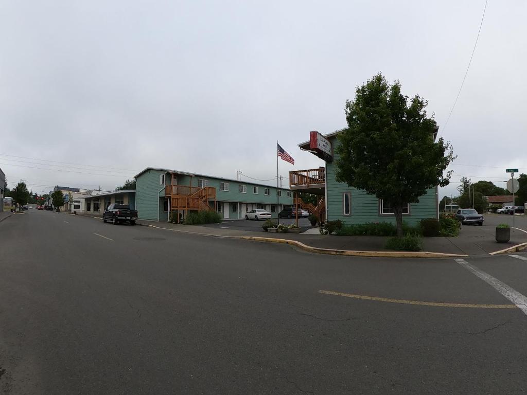 Col-Pacific Motel image