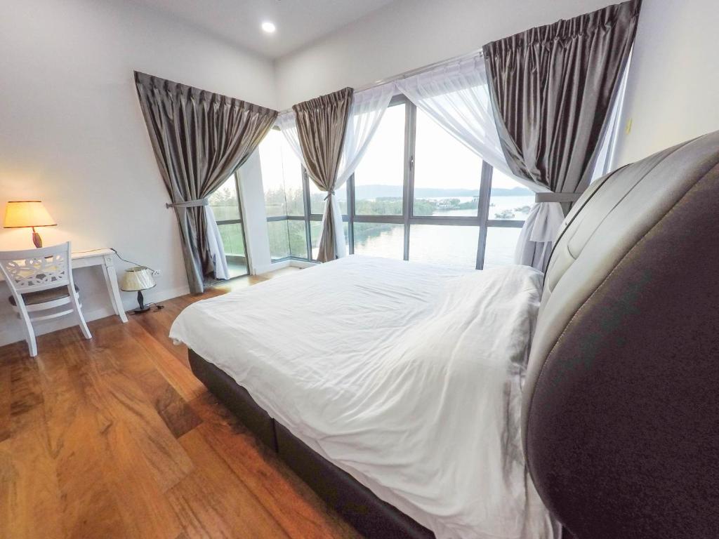 Luxury Condominium at Loft Imago photo 3