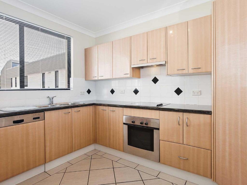 2 137 Soldiers Point Road luxury unit on the waterfront with aircon and free unlimited WiFi photo 3