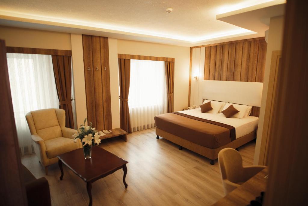 Line Suite Hotel photo 2