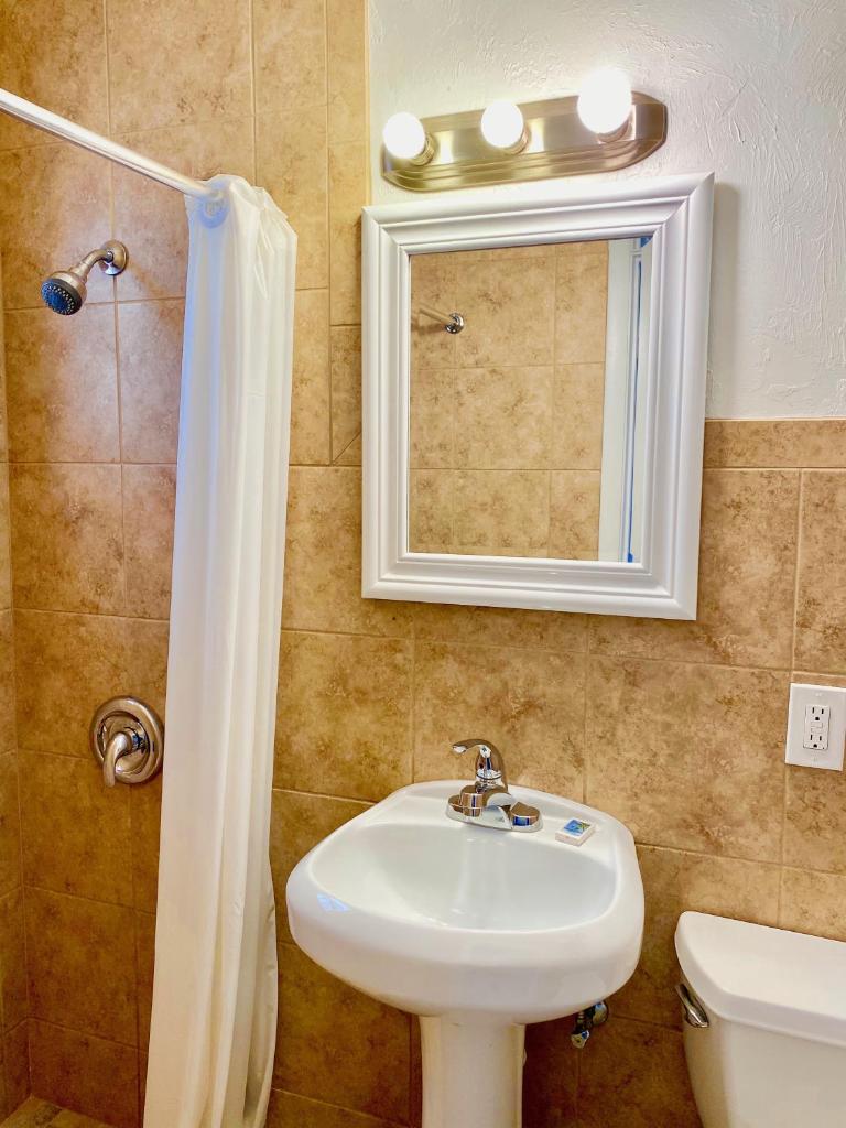 Glades Motel - Naples photo 4