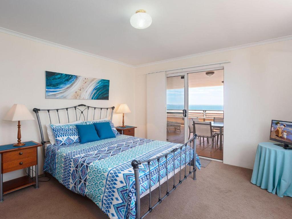 The Clippers 3 fabulous waterfront unit photo 3