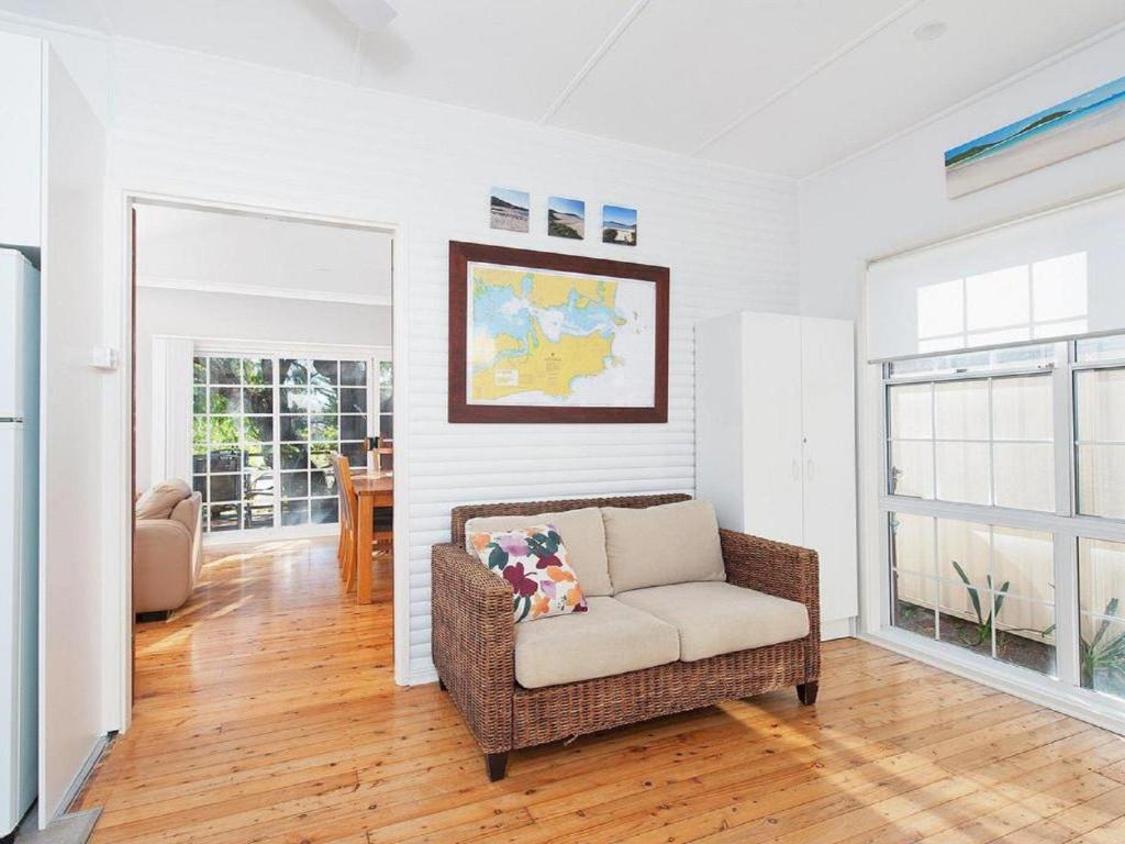 The Croft Cosy Beach House with Aircon and only 270m to the Beach photo 4