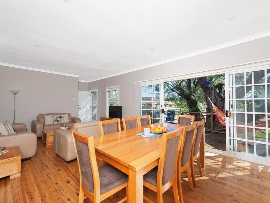The Croft Cosy Beach House with Aircon and only 270m to the Beach photo 3