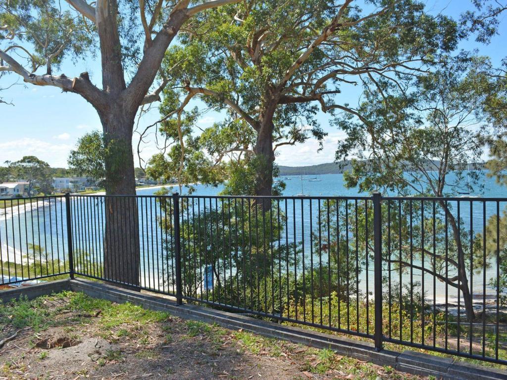 Wanda Magic beautiful water front house photo 2