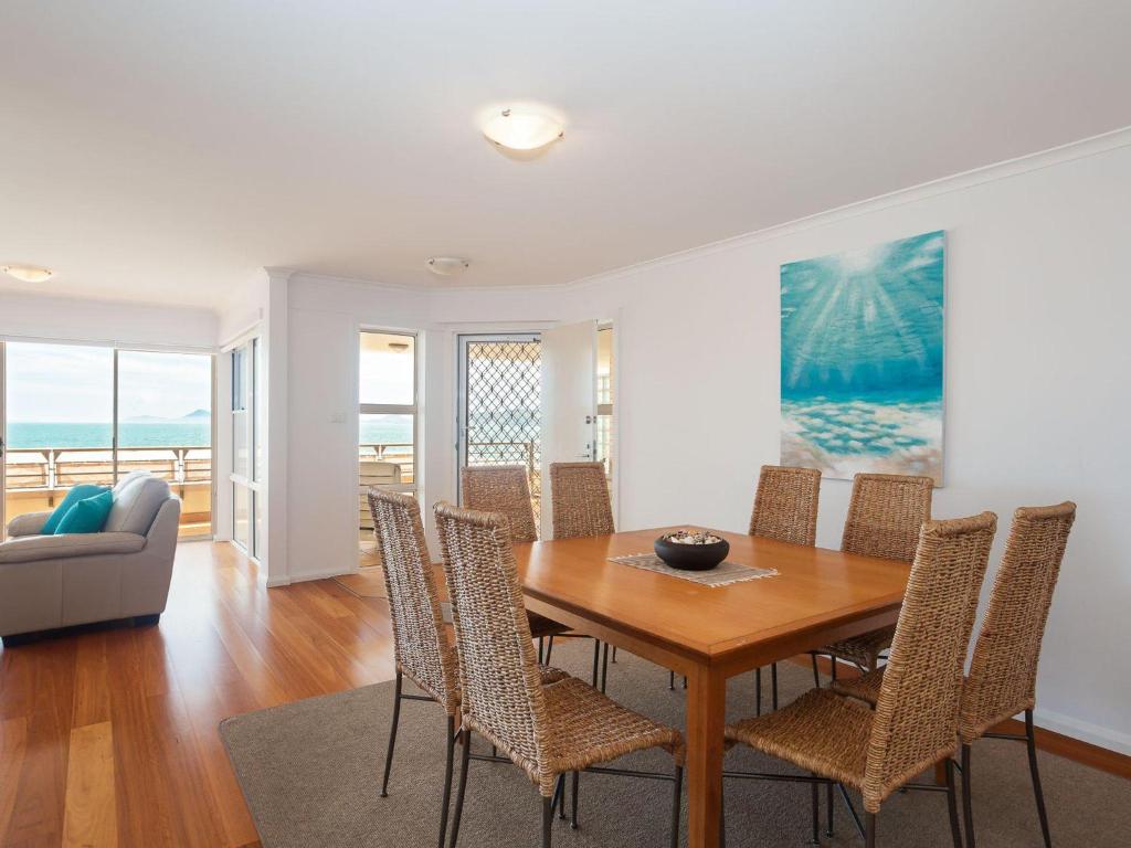 The Clippers 3 fabulous waterfront unit photo 2