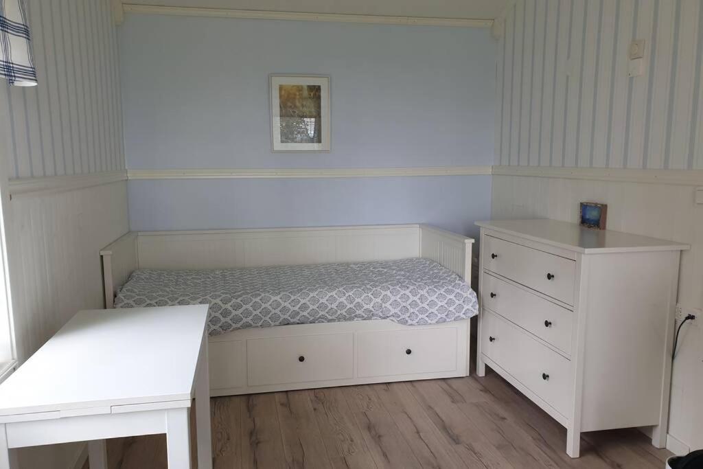 Gäststuga i vacker natur, bastu, bubbelpool sommartid och gratis parkering, guesthouse with nice view with sauna and free parking close to Dalsjöfors and fishing photo 4