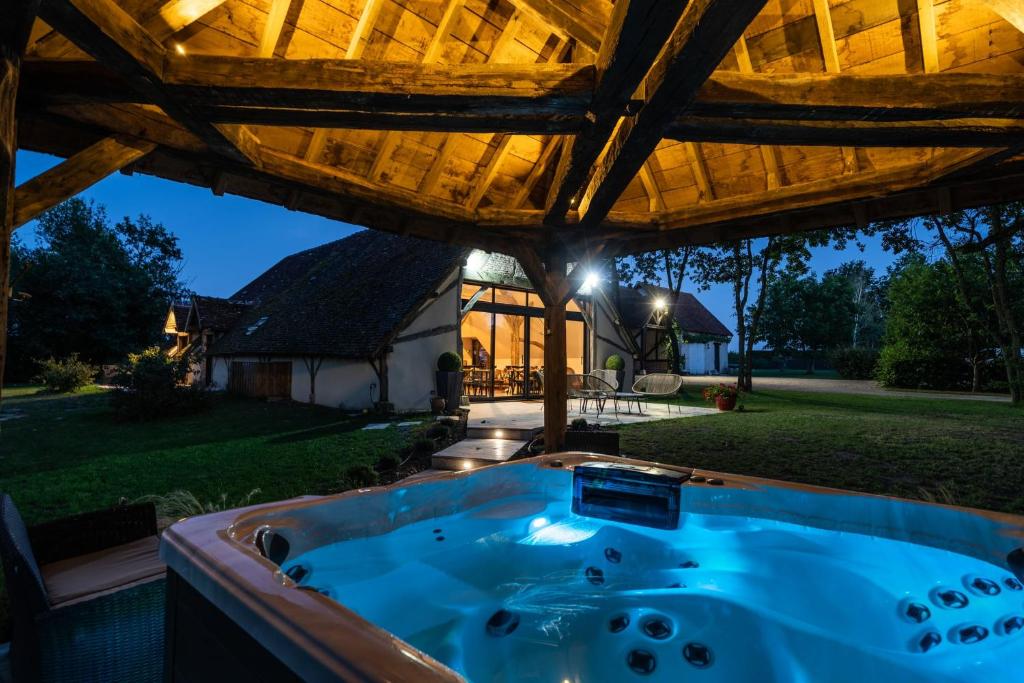 La Grange De Léonie, Chambres d'hôtes avec Piscine et Spa photo 1