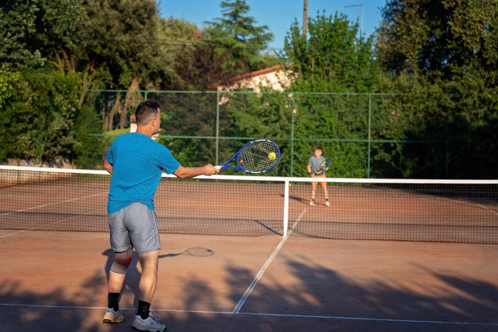Guesthouse ''Barboska'' - big outdoor swimming pool & private tennis court photo 3