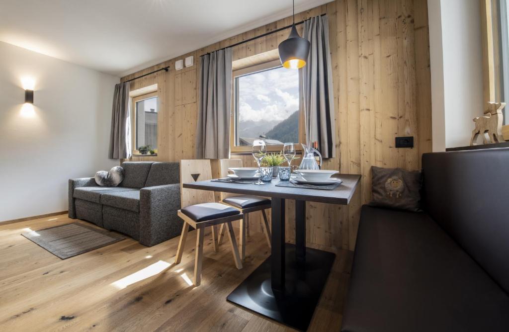 Casteller Apartment Deluxe Room Type - Two-Bedroom Apartment