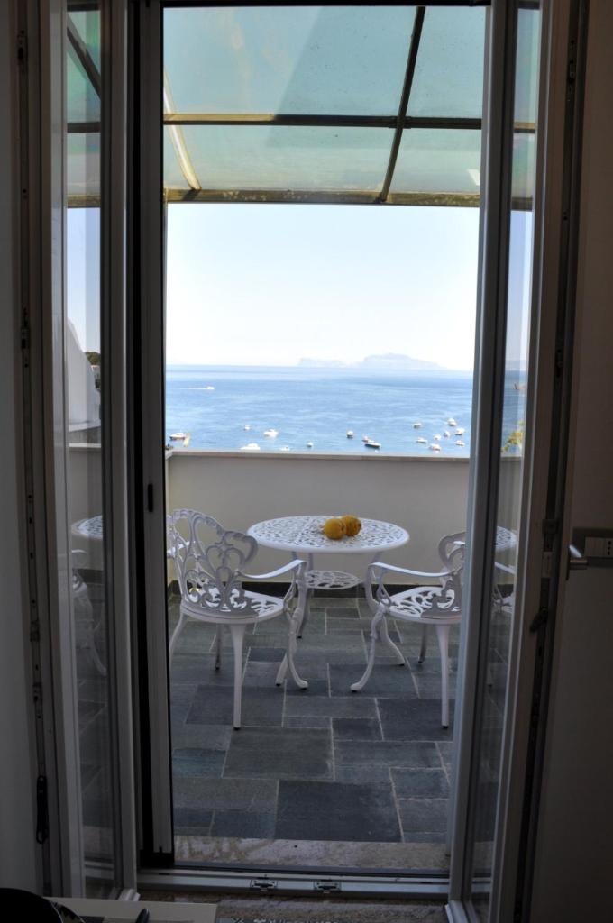 Calise Guest house