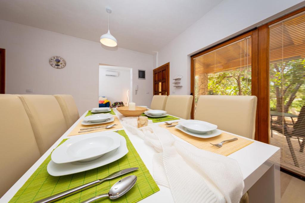 Al Pino Blue Property photo 1