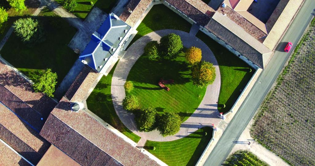 Live the castle life in Malescasse! photo 2