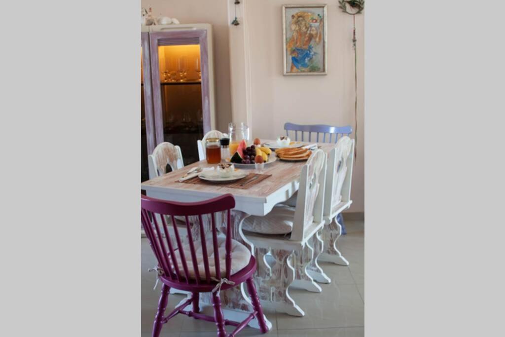 Marys Art and Cultural House 100meters from the beach photo 3