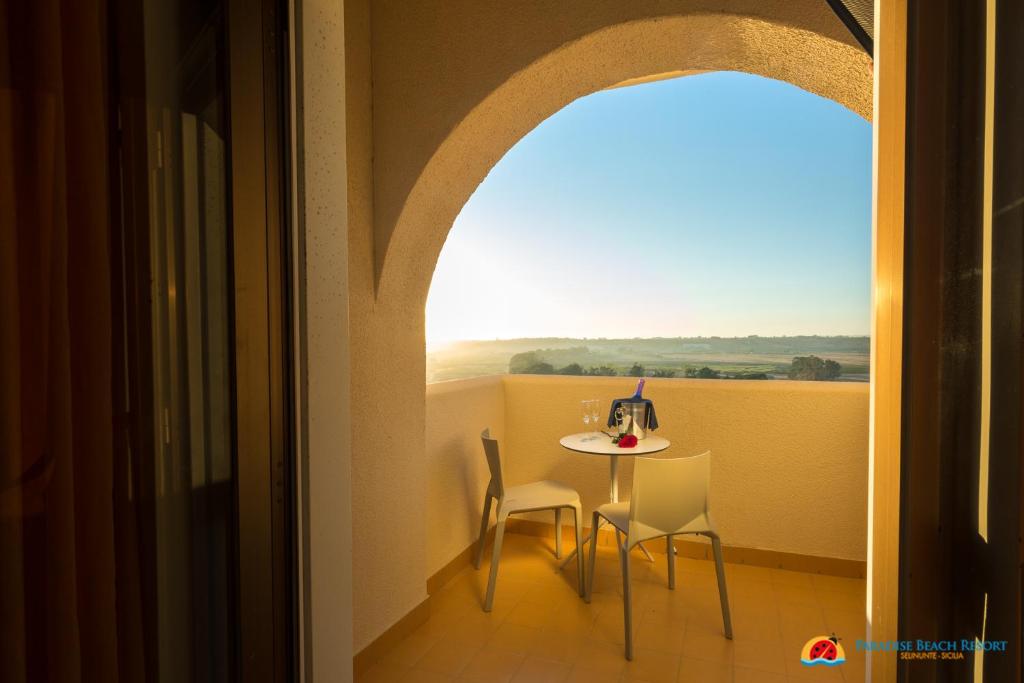 Hotel Paradise Beach Resort photo 3