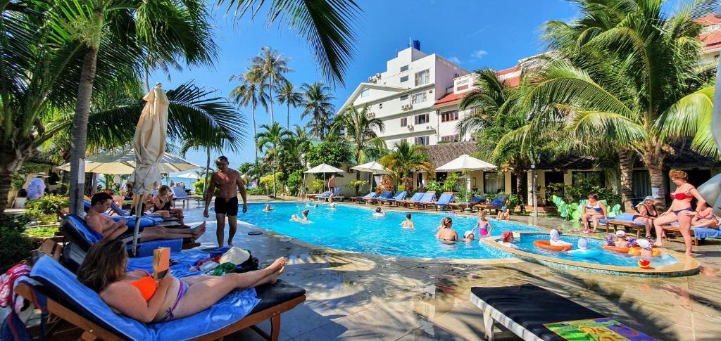 Sun & Sands Beach Hotel