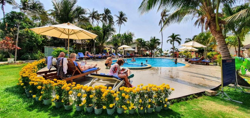 Sun & Sands Beach Hotel