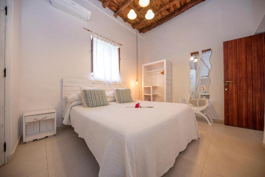 Agroturismo Can Cosmi Prats - Tap to explore photos