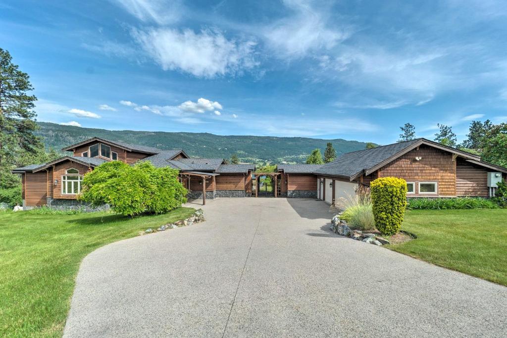 Country Villa on Kalamalka Lake with Pool! photo 2