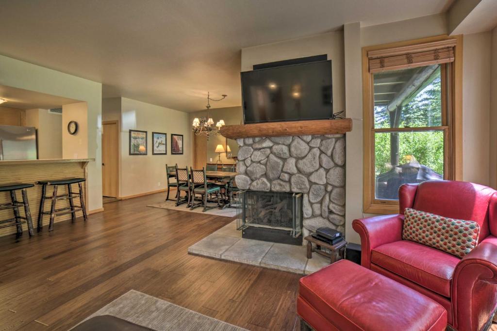 Mammoth Lakes Vacation Rental with Community Hot Tub photo 4