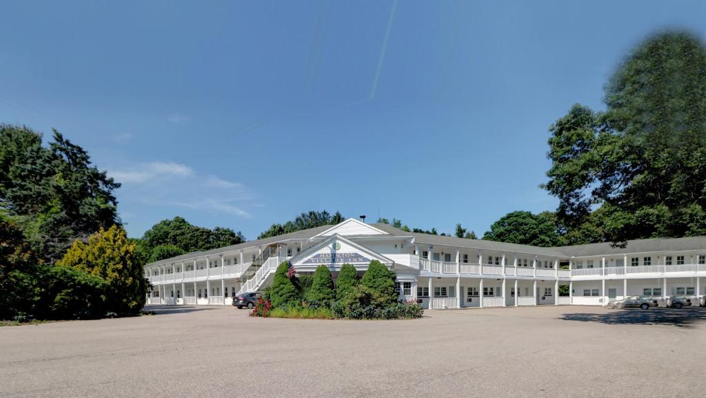 Hamilton Village Inn image