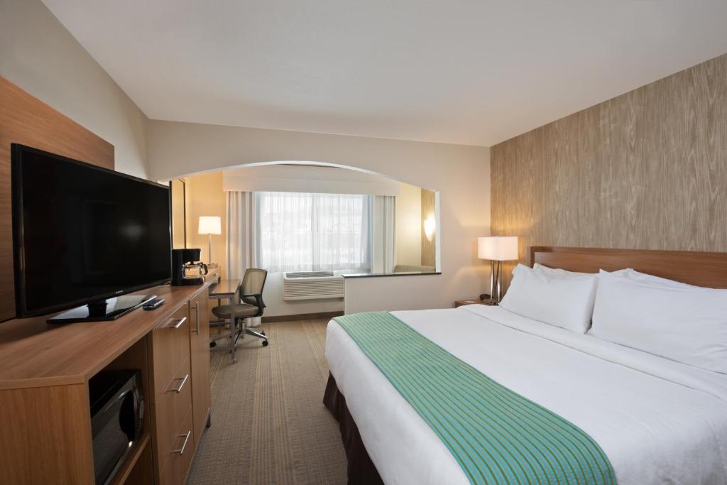 Holiday Inn Express Hotel & Suites Fraser Winter Park Area, an IHG Hotel photo 2