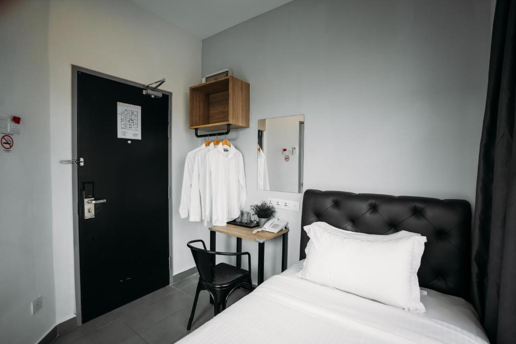 Одноместный (Стандартный одноместный номер), B Lot Hotel