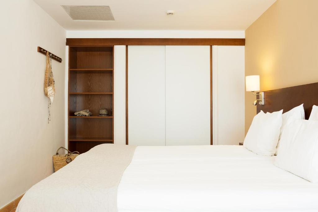 Sunprime Atlantic View Suite & Spa - Tap to explore photos