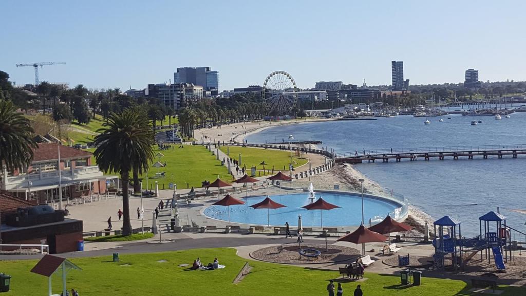 Gateway to the Surf Coast and Geelong photo 1