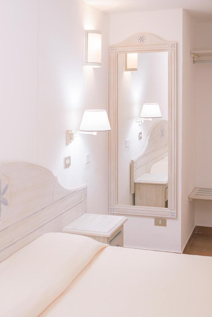 Colonna Beach Hotel photo 2