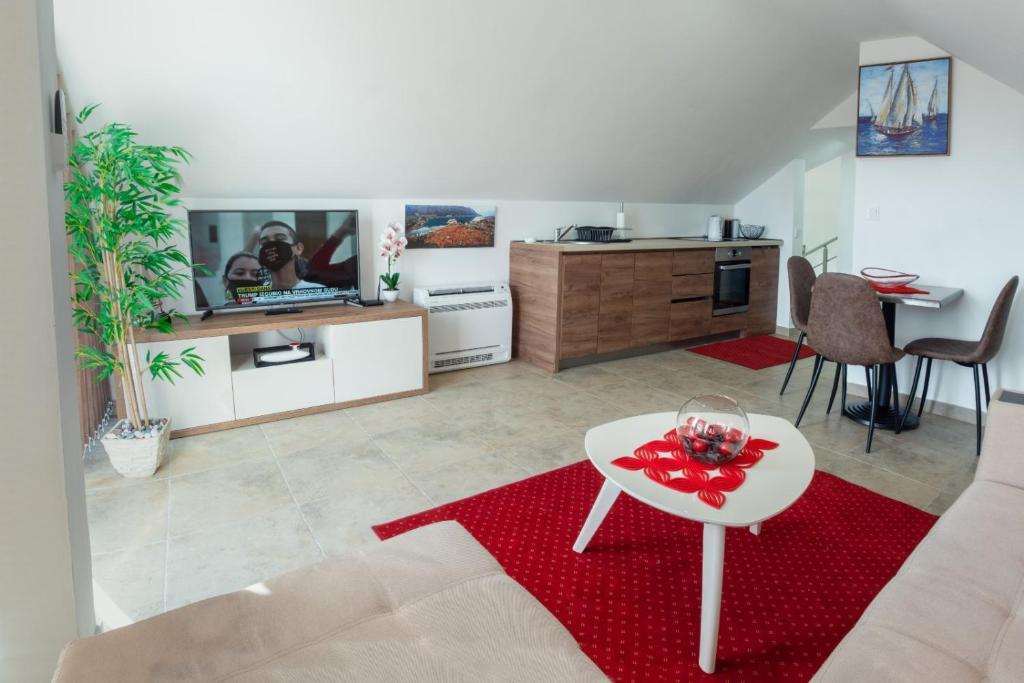 Апартаменты (Апартаменты с видом на море), Apartment L Palace