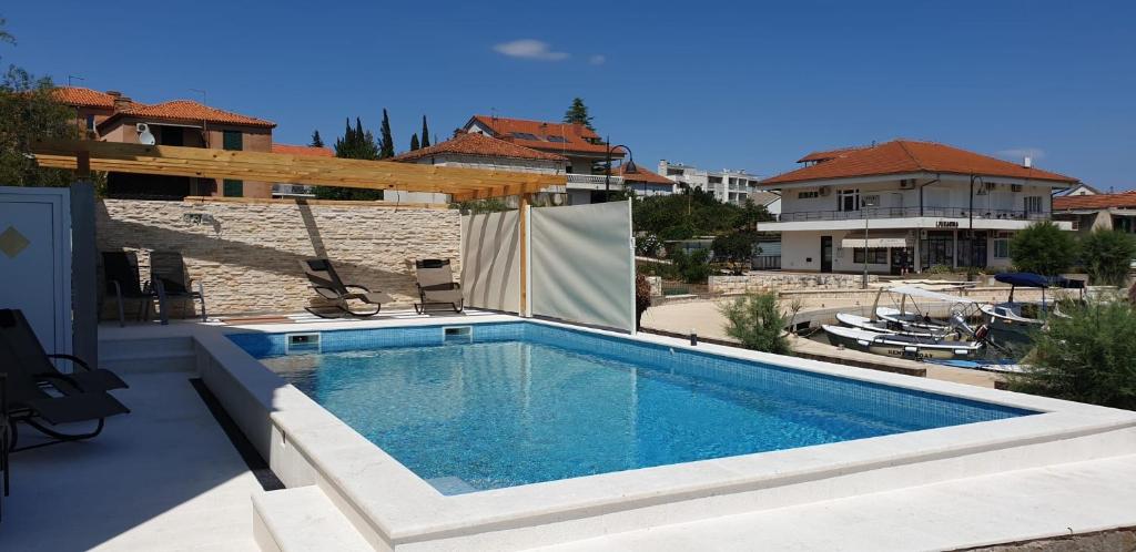 Pascal Adventure, Villa 7 nights 1 free photo 1