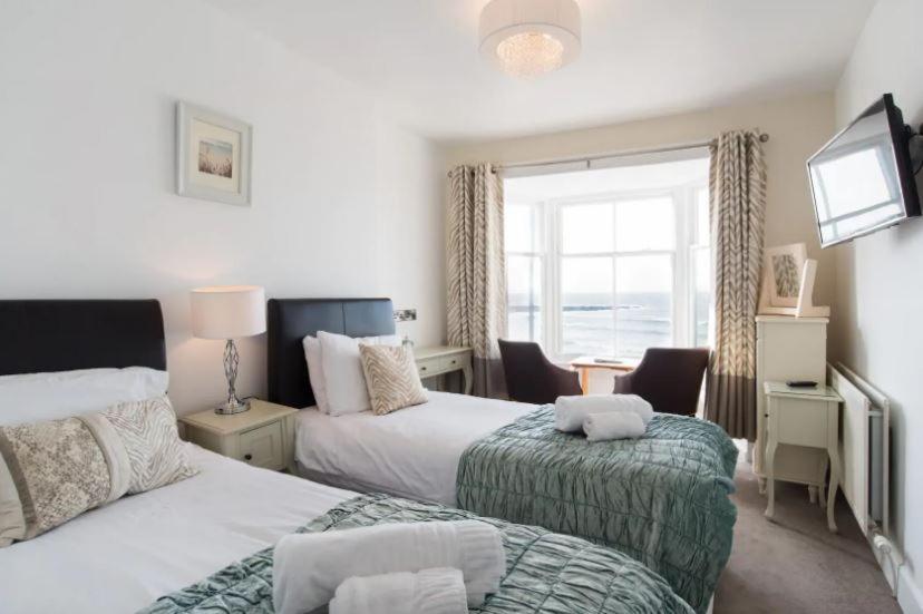 No 47 Marine Terrace photo 2