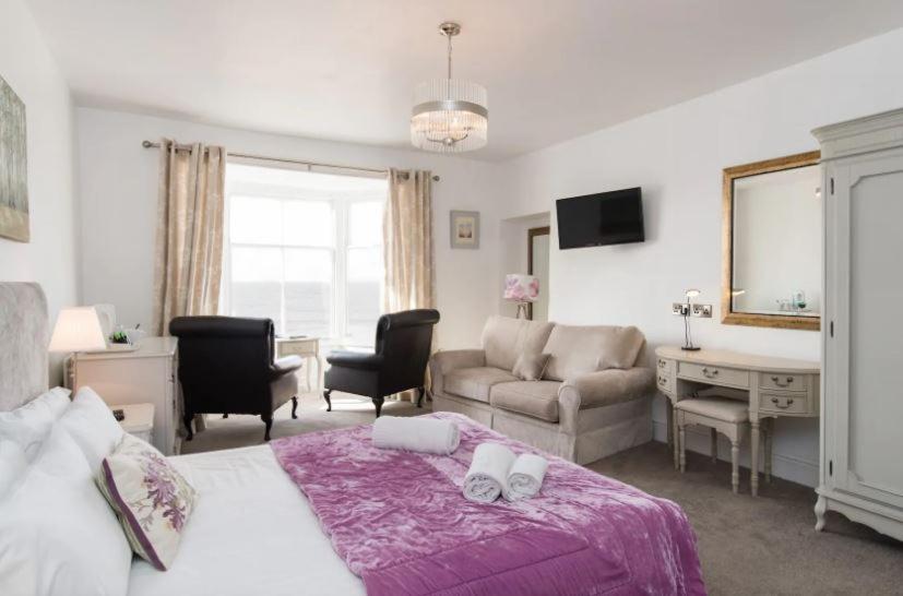 No 47 Marine Terrace photo 1