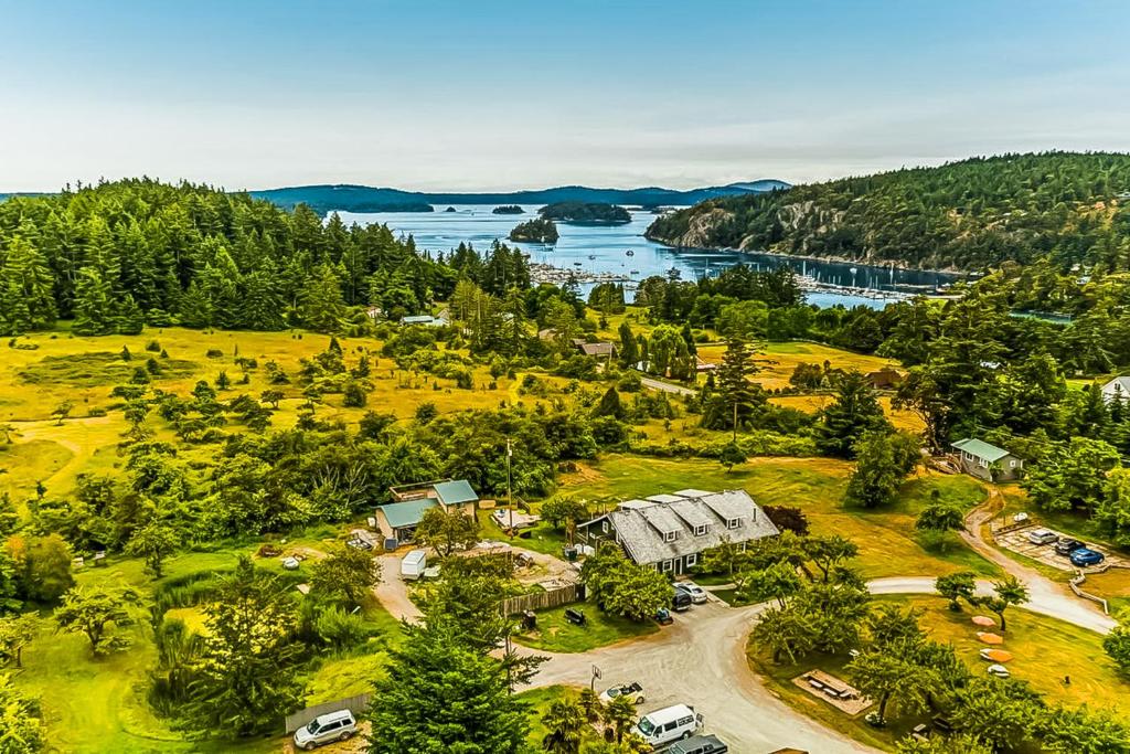 Deer Harbor Cottages photo 3