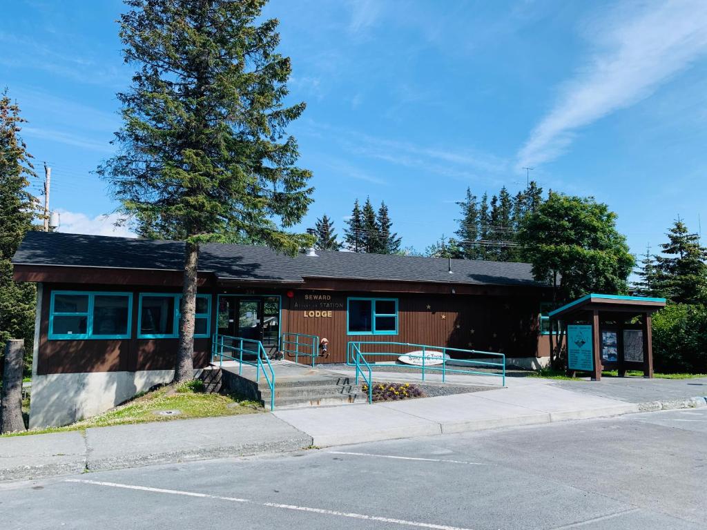Seward Adventure Lodge image