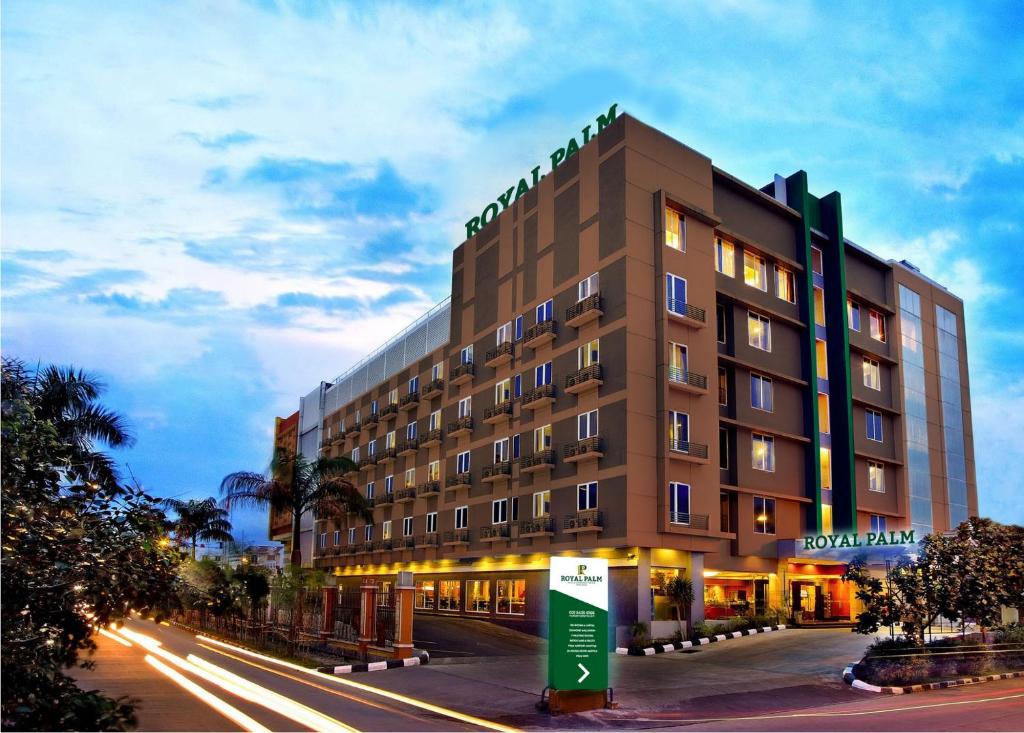 Royal Palm Hotel & Conference Center Cengkareng - Tap to explore photos