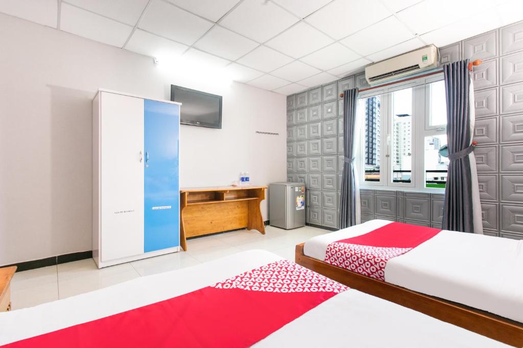 Четырехместный (Улучшенный четырехместный номер), Honey Hotel
