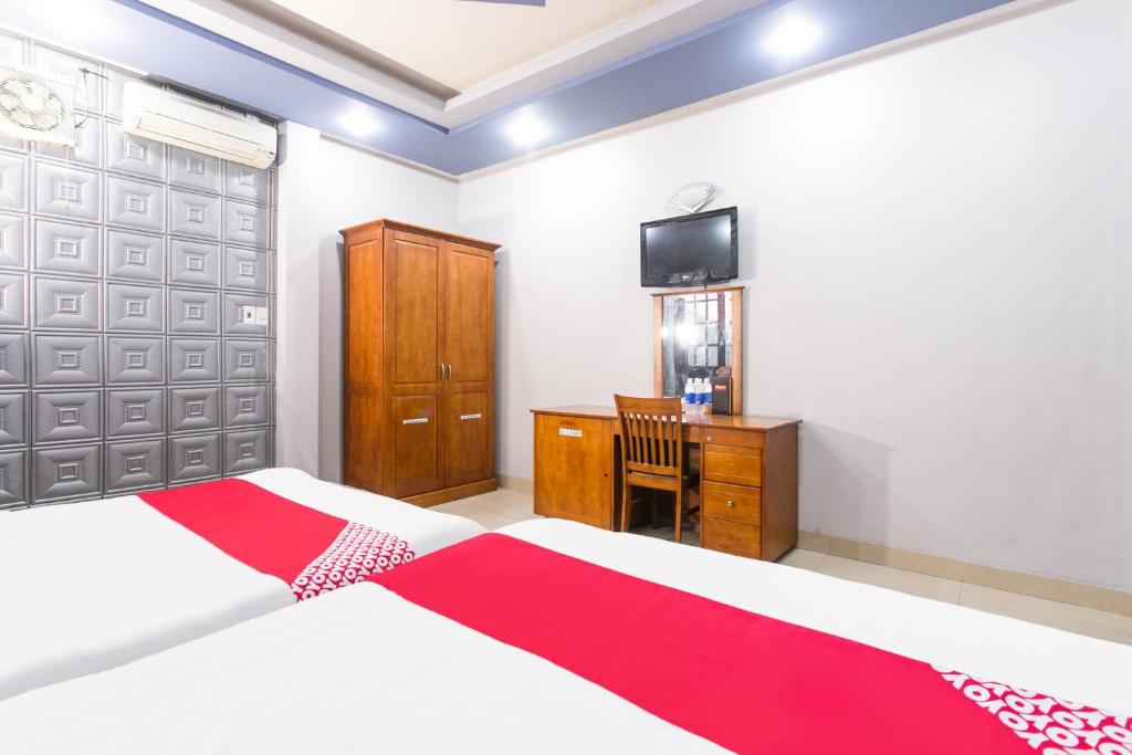 Четырехместный (Улучшенный четырехместный номер), Honey Hotel