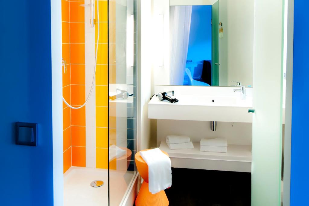 ibis Styles Brest Centre Port - Tap to explore photos