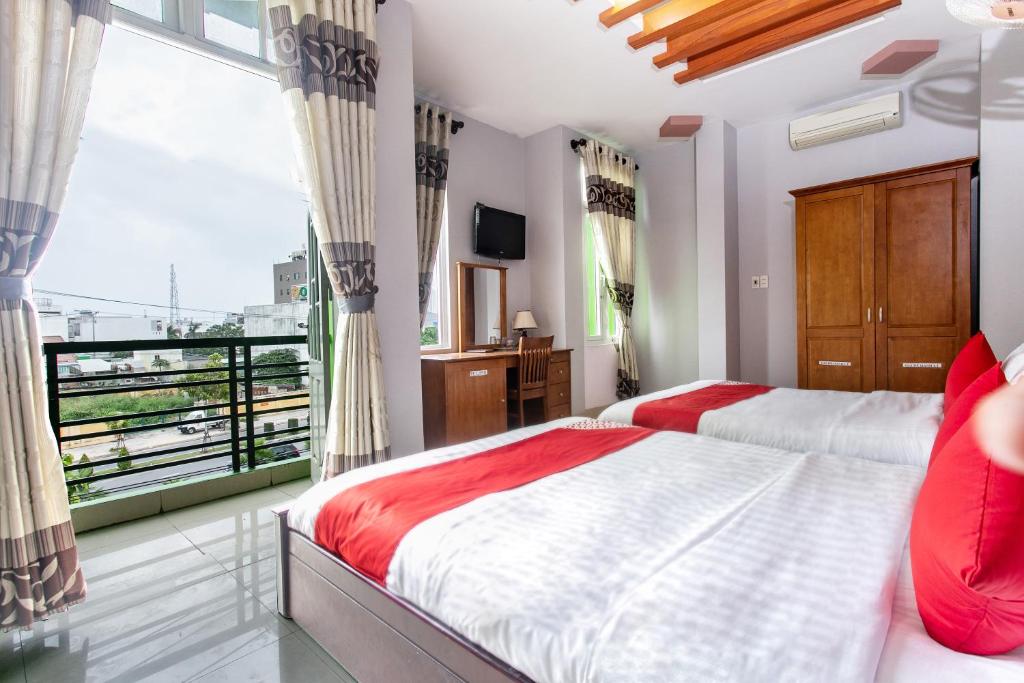 Honey Hotel