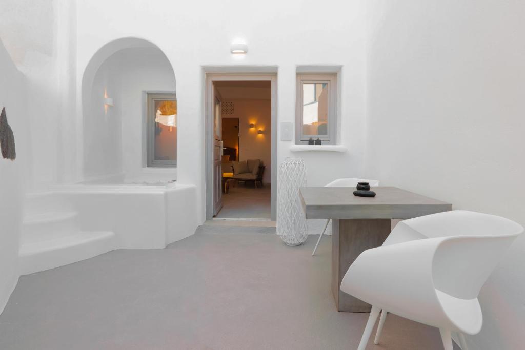 Сьюит (Large Suite with Hot Tub - Cave), Eternity Suites Santorini