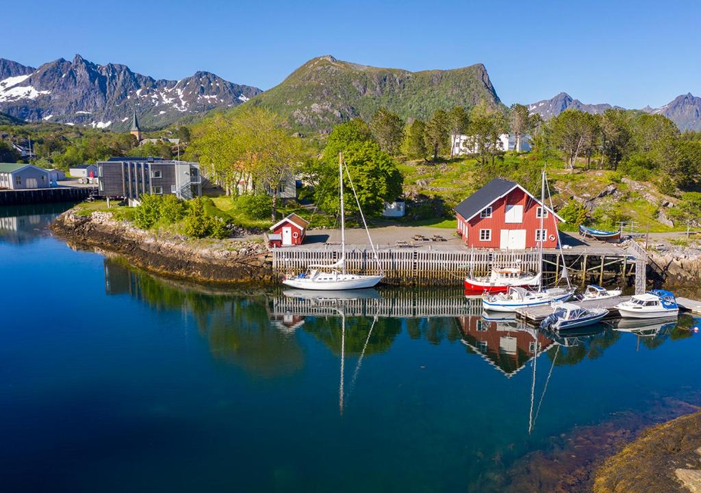 Lofoten sommerhotell og vandrerhjem photo 1