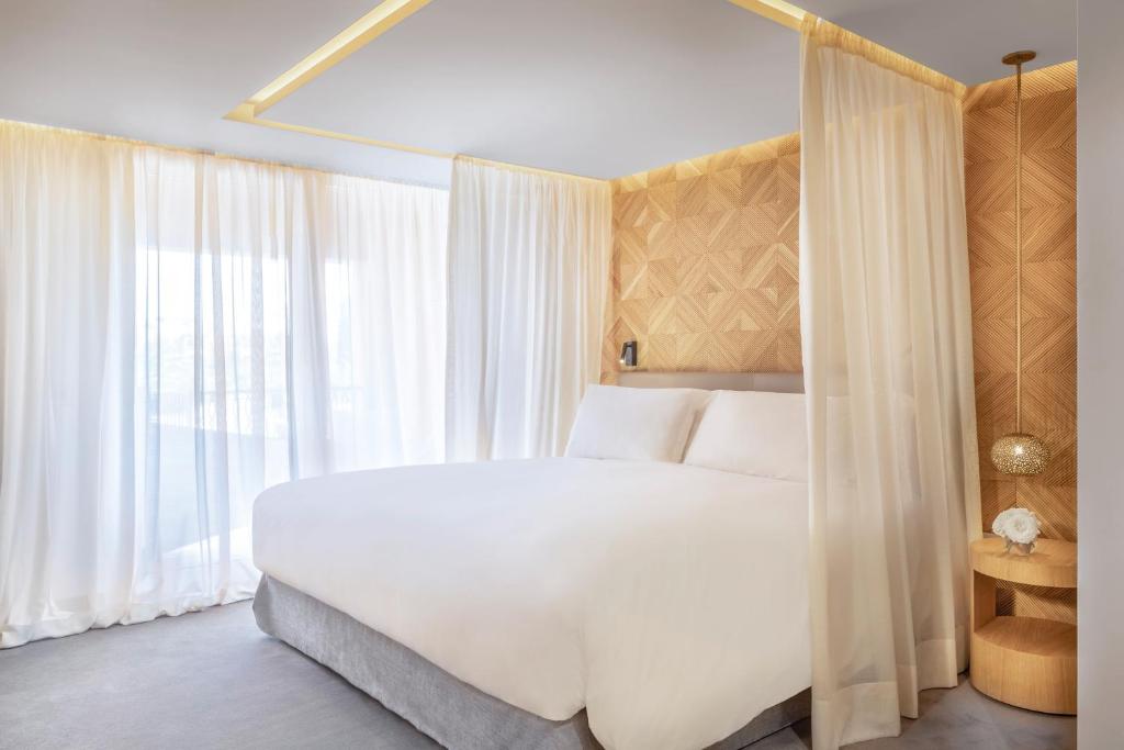 Сьюит (Полулюкс с кроватью размера «king-size» и террасой), Sofitel Marrakech Lounge and Spa