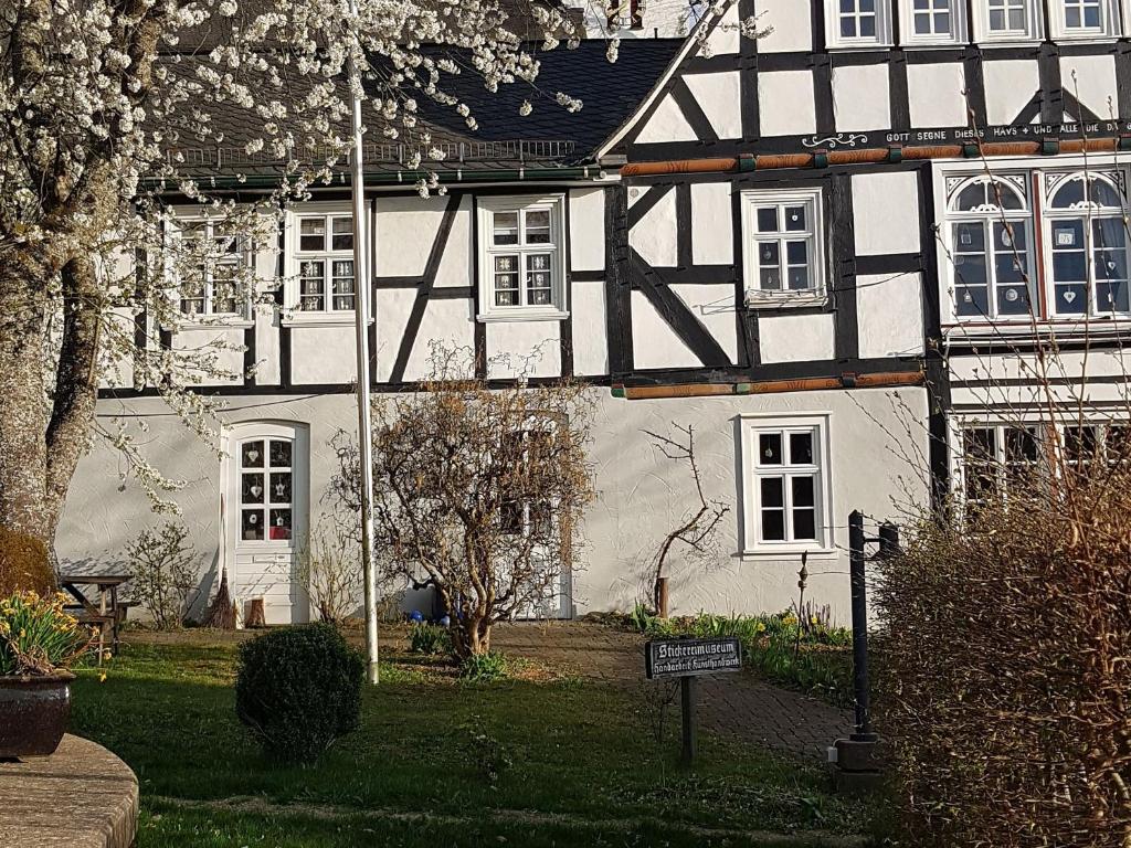 Ferienwohnung Stickereimuseum Oberhundem photo 1