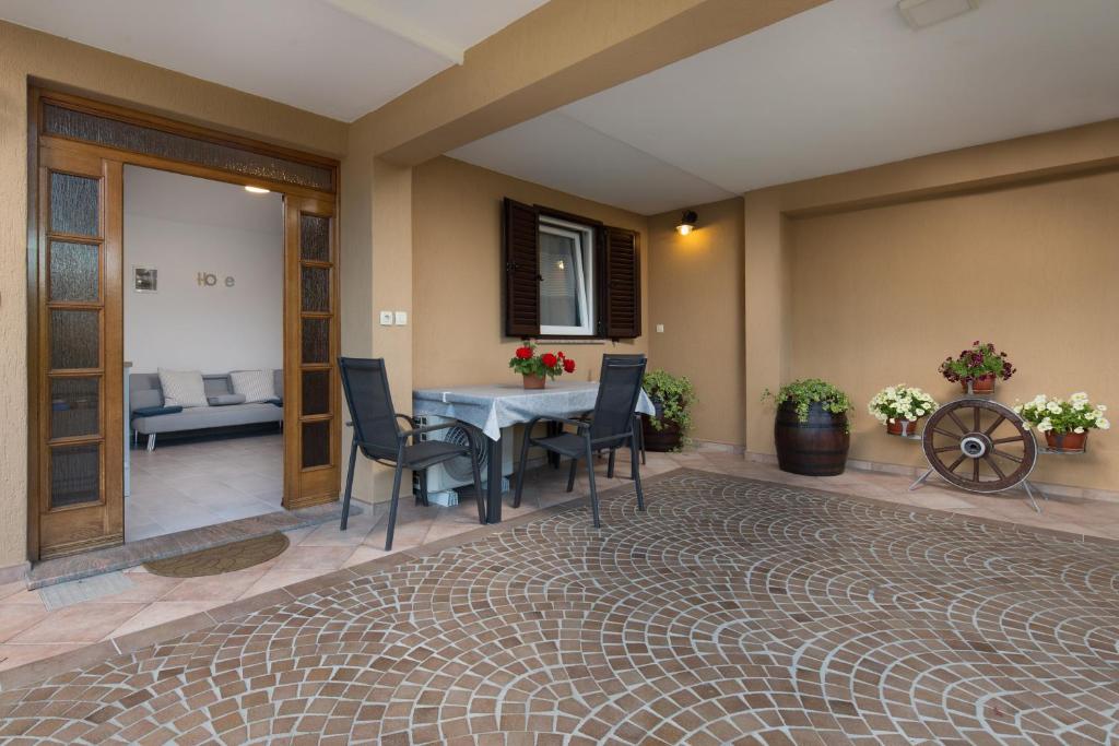 Apartments Beni photo 1