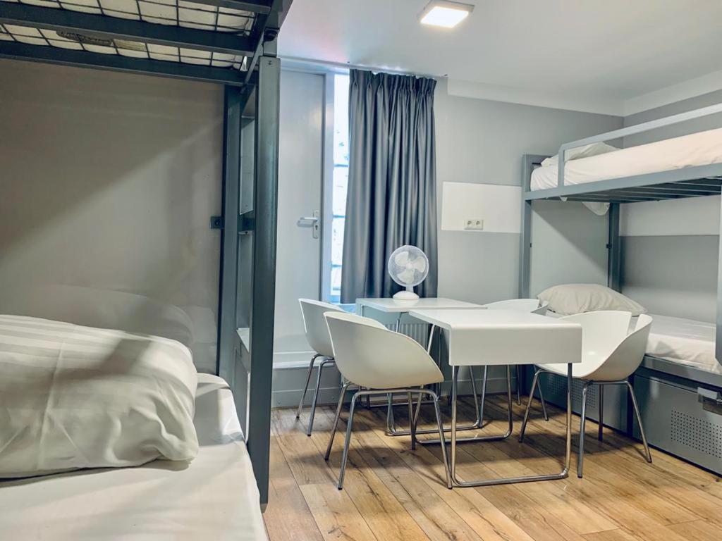 Номер (Кровать в общем 8-местном номере для мужчин и женщин), The White Tulip Hostel